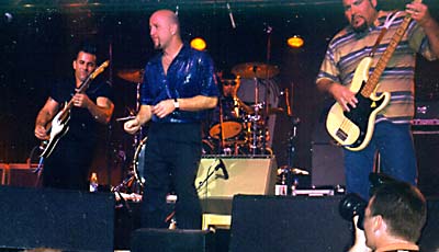 Kim Wilson & Fabulous Thunderbirds. На гитаре Kid Ramos.