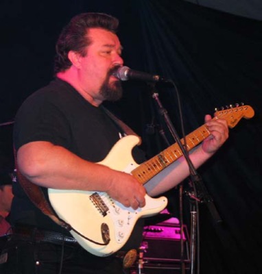 Omar & The Howlers