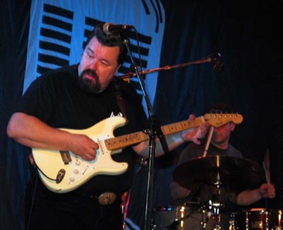 Omar & The Howlers