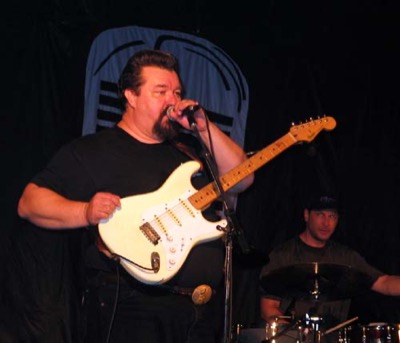 Omar & The Howlers
