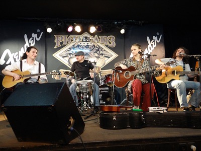 Folkline, Roadhouse