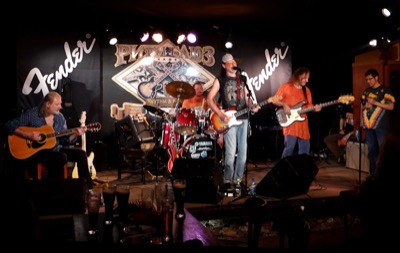 Sergei Voronov & The Crossroadz, Roadhouse